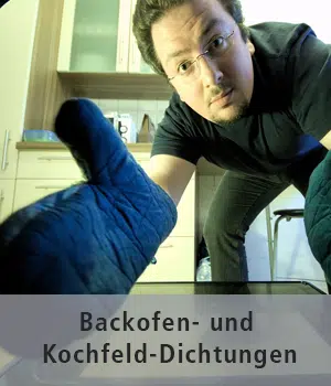 Backofen. Blick aus dem Inneren auf die offene Tür mit Backofen-Dichtungen und Mann mit Thermohandschuhen