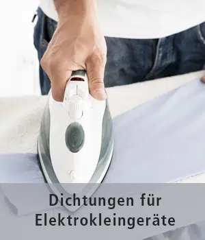 Mann bügelt mit Bügeleisen